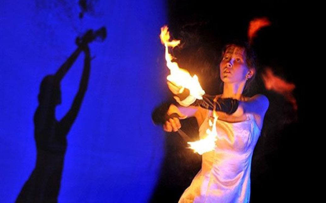 У Києві пройшов 4-ий міжнародний фестиваль вогню "Kiev Fire Fest 2010" / © AFP