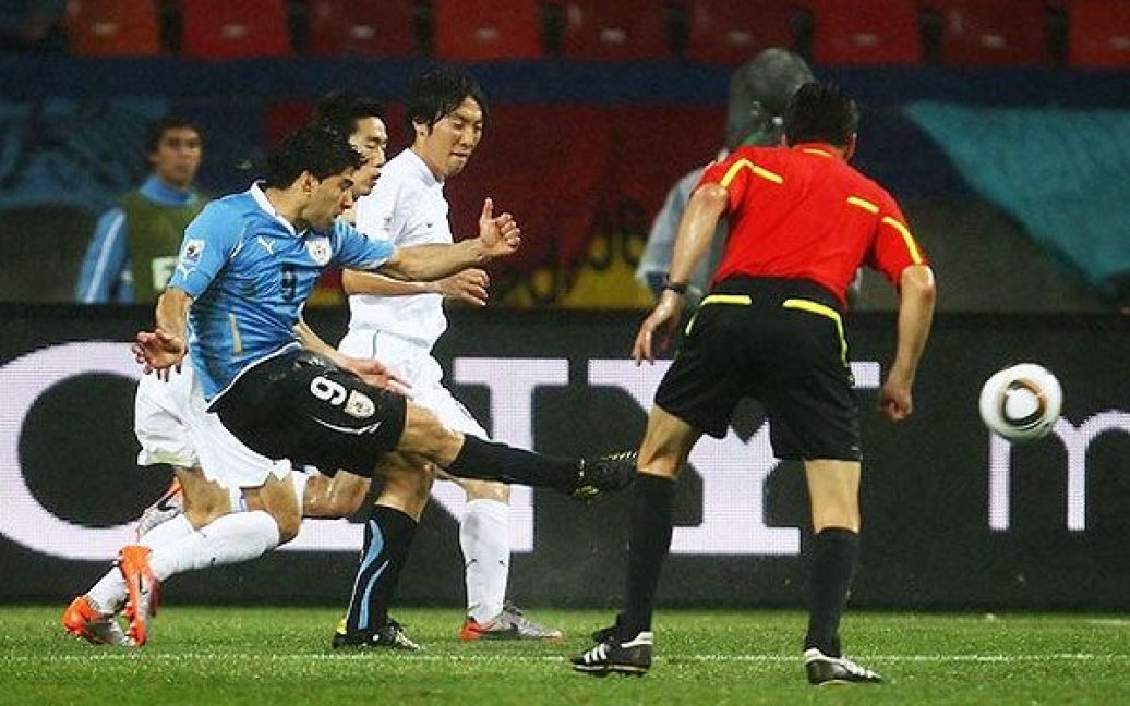 Луїс Суарес на 80-й хвилині забив другий гол у ворота Південної Кореї / © AFP