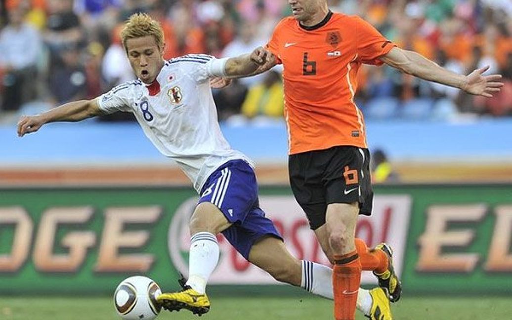 Збірна Нідерландів перемогла команду Японії в другому турі Чемпіонату світу з футболу з рахунком 1:0. / © AFP