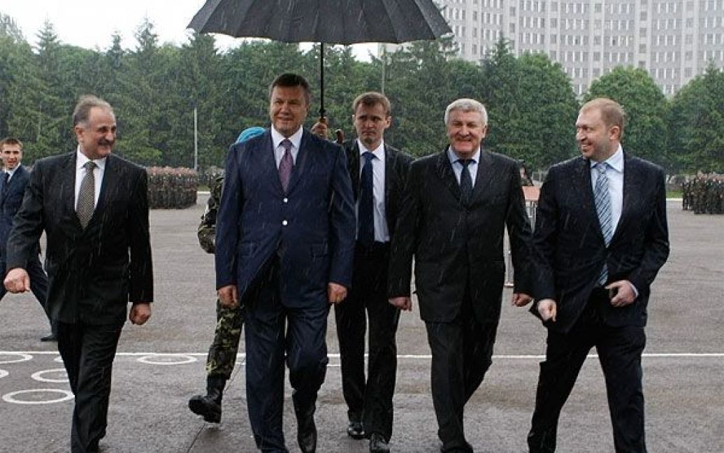 Президент Віктор Янукович 27 травня у Львові відвідав 80-й окремий аеромобільний полк. / © President.gov.ua
