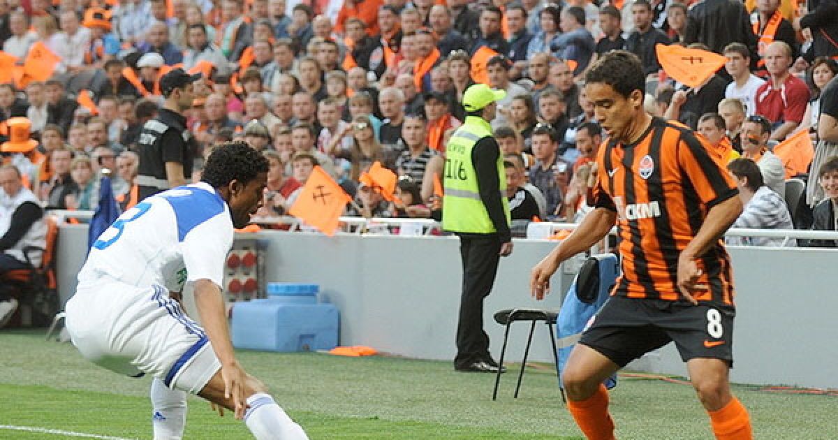 Жадсон ("Шахтар") обводить Бетао ("Динамо") / © ФК "Шахтар"