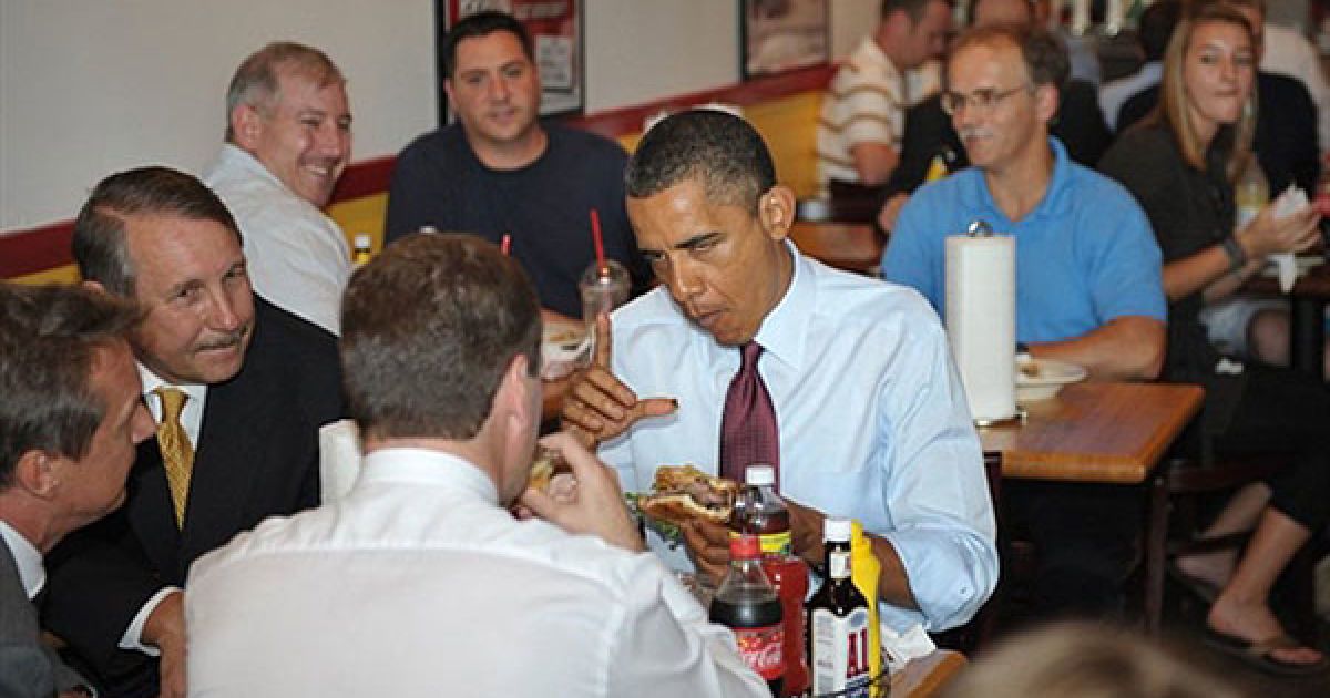 Крім президентів на сніданку були присутні тільки перекладачі. / © AFP