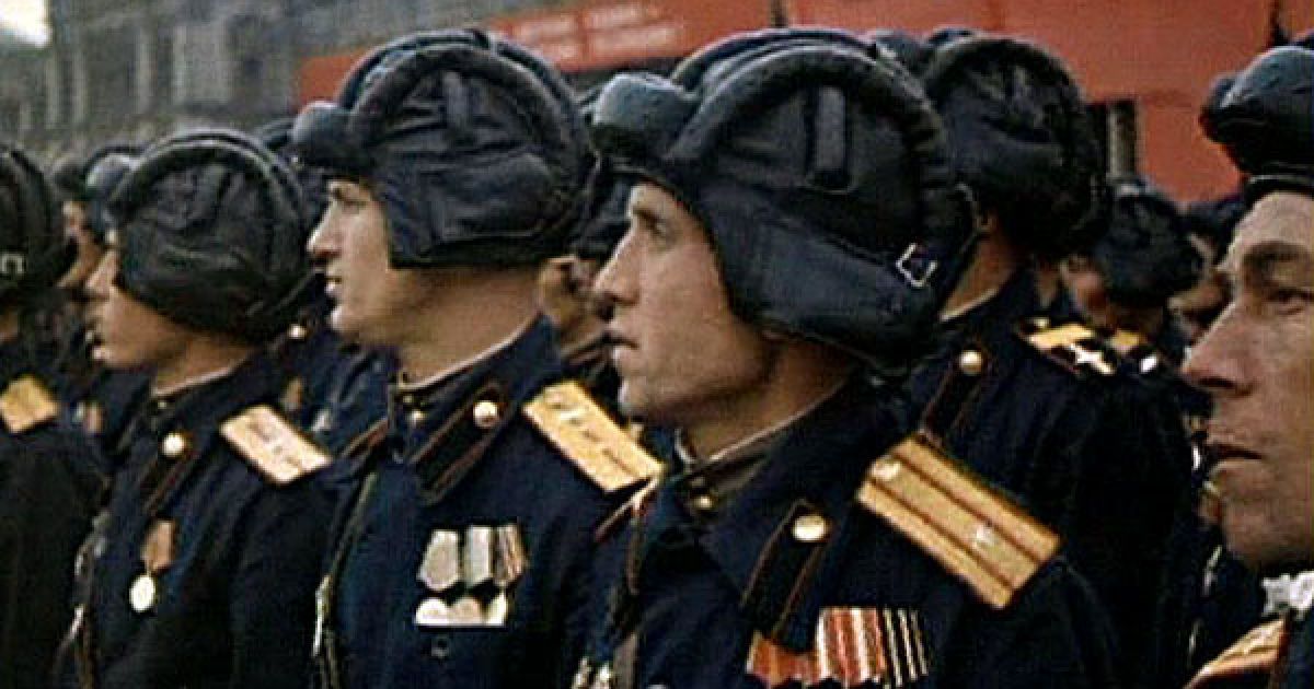 У 1945 році, 24 червня, на Красній площі у Москві пройшов перший парад, присячений перемозі у Великій Вітчизняній війні.