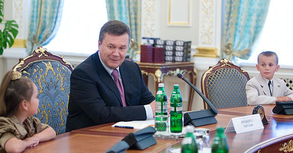 Президент вручив державні нагороди дітям, які проявили героїзм, рятуючи життя людей / © President.gov.ua