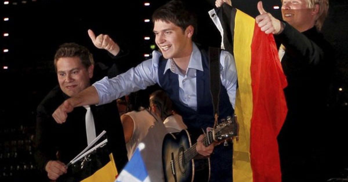 Бельгійський учасник Том Дайс святкує перемогу у півфіналі "Євробачення-2010" / © Getty Images/Fotobank