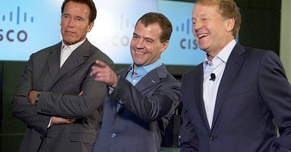 Президент Росії Дмитро Мєдвєдєв, каліфорнійський губернатор Арнольд Шварценеггер і голова CISCO Джон Чемберс / © AFP
