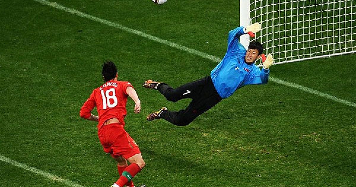 Алмейда забив третій гол у ворота корейців на 56-й хвилині / © daylife.com