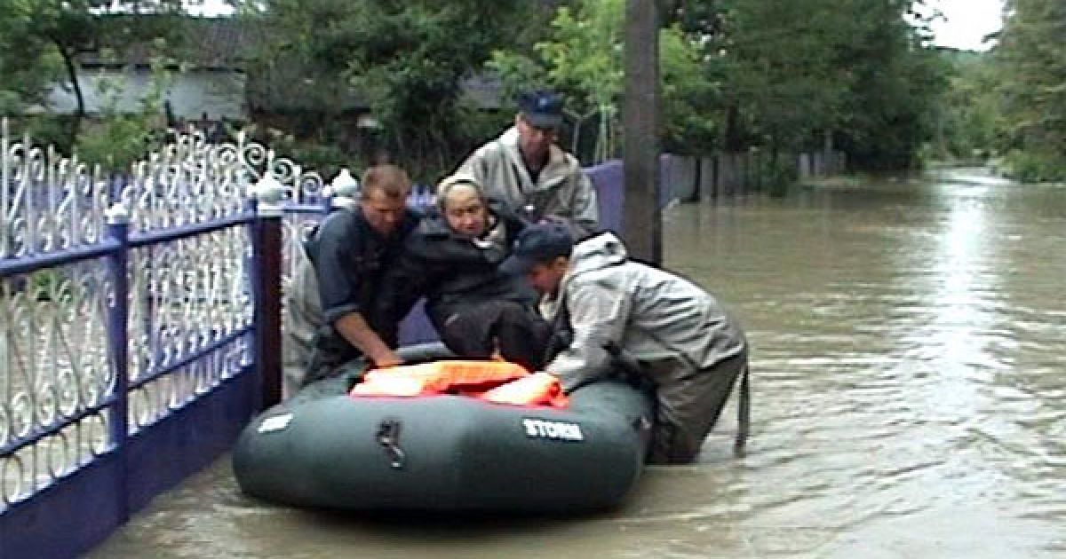 У районах відселення підрозділи МВС здійснюють цілодобове патрулювання по охороні майна громадян. / © МНС