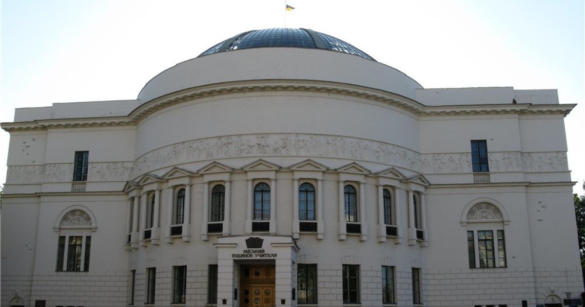 17 березня 1917 року   під керівництвом історика Михайла Грушевського утворено Центральну Раду, керівний орган України.