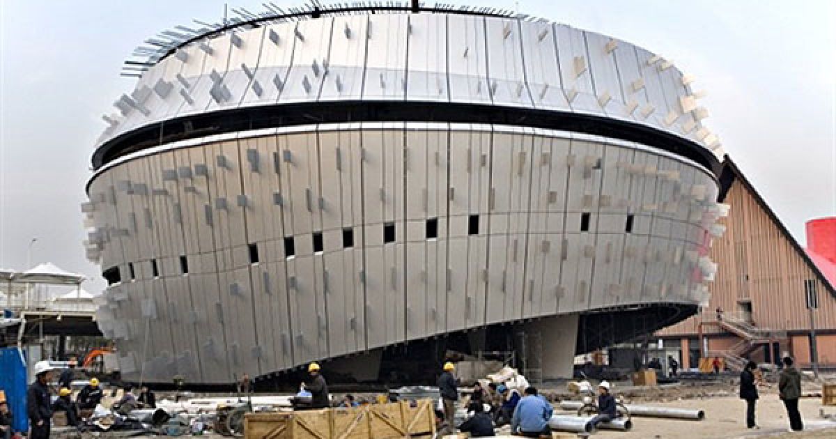 Будівництво сінгапурського павільйону "Expo 2010" / © AFP
