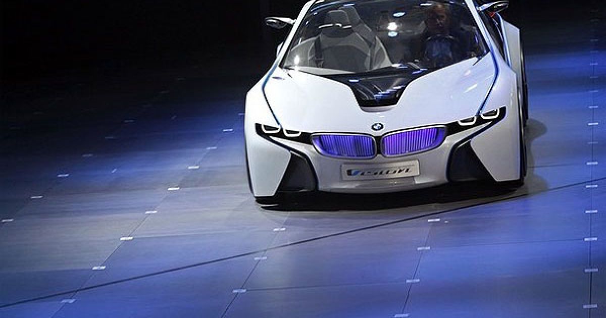 Презентація концепт-кара BMW Vision на автосалоні у Пекіні. / © Getty Images/Fotobank