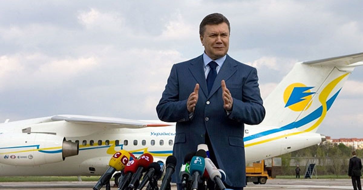 Президент України привітав усіх присутніх із "святом українського літакобудування". / © President.gov.ua