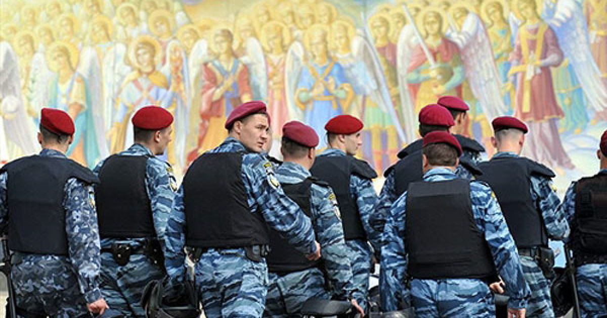 Більше 100 міліціонерів будуть перевіряти всі  перехрестя вулиць