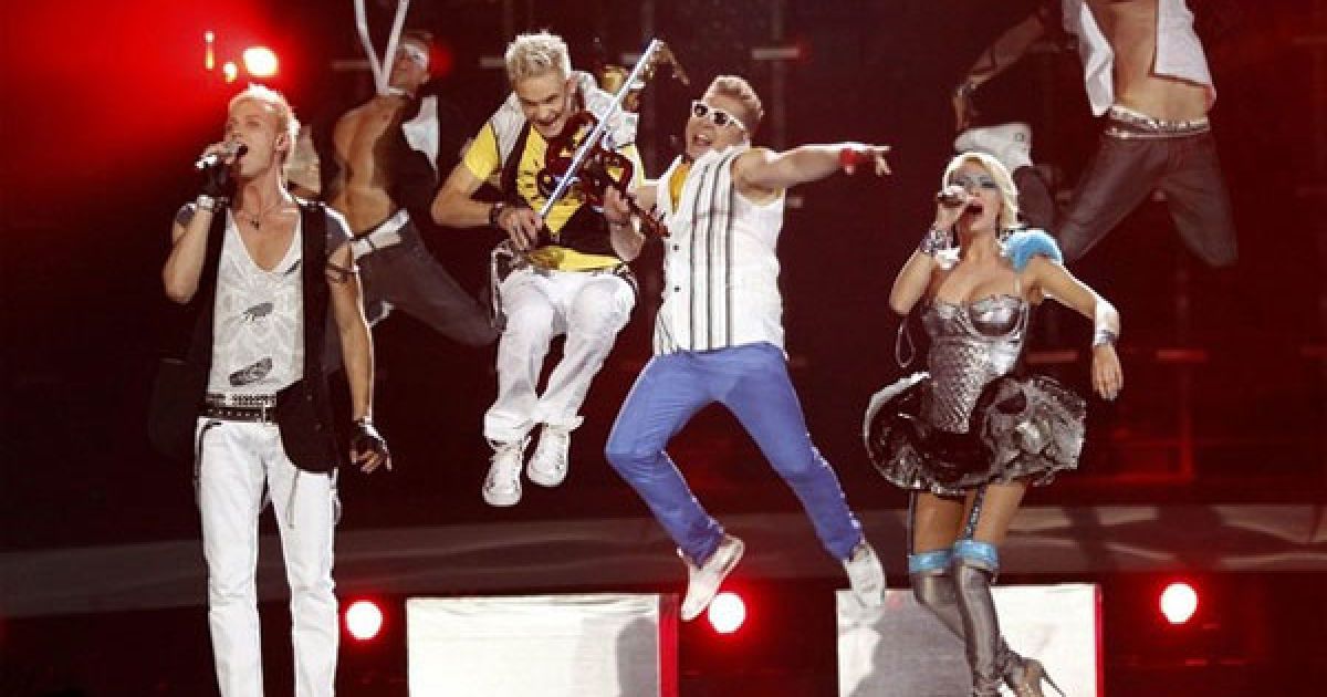 "Sunstroke Project" і Оля Тіра (Молдова) з піснею "Run Away" / © Getty Images/Fotobank