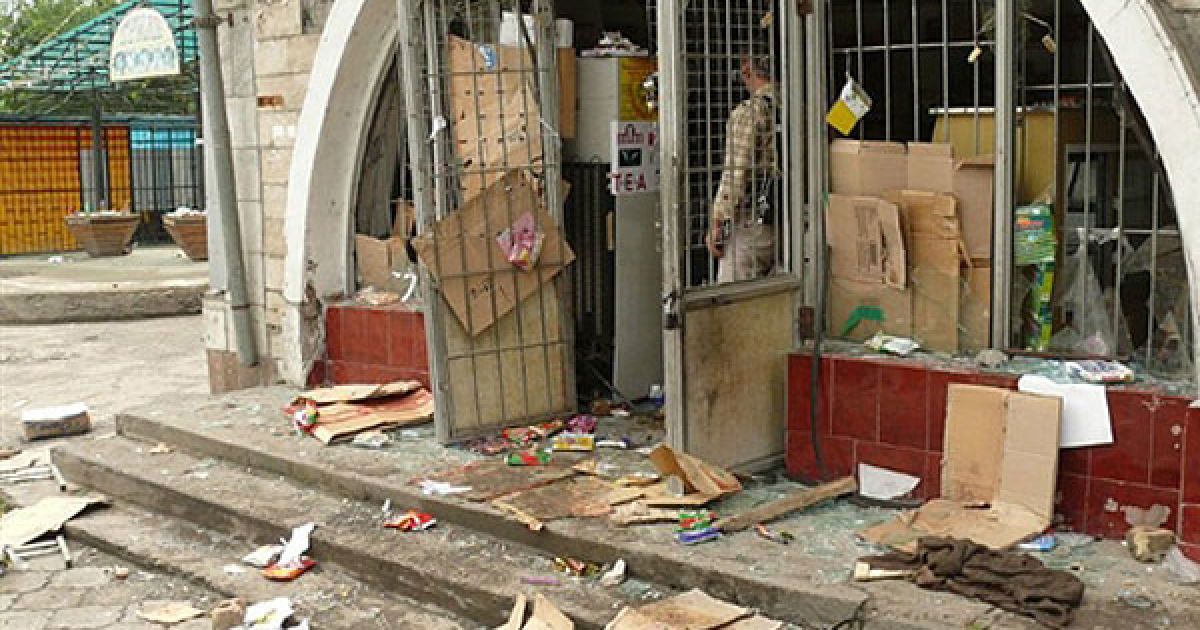 В результаті зіткнень між киргизами та узбеками на півдні Киргизії загинули більше сотні людей, тисячі постраждали. / © AFP