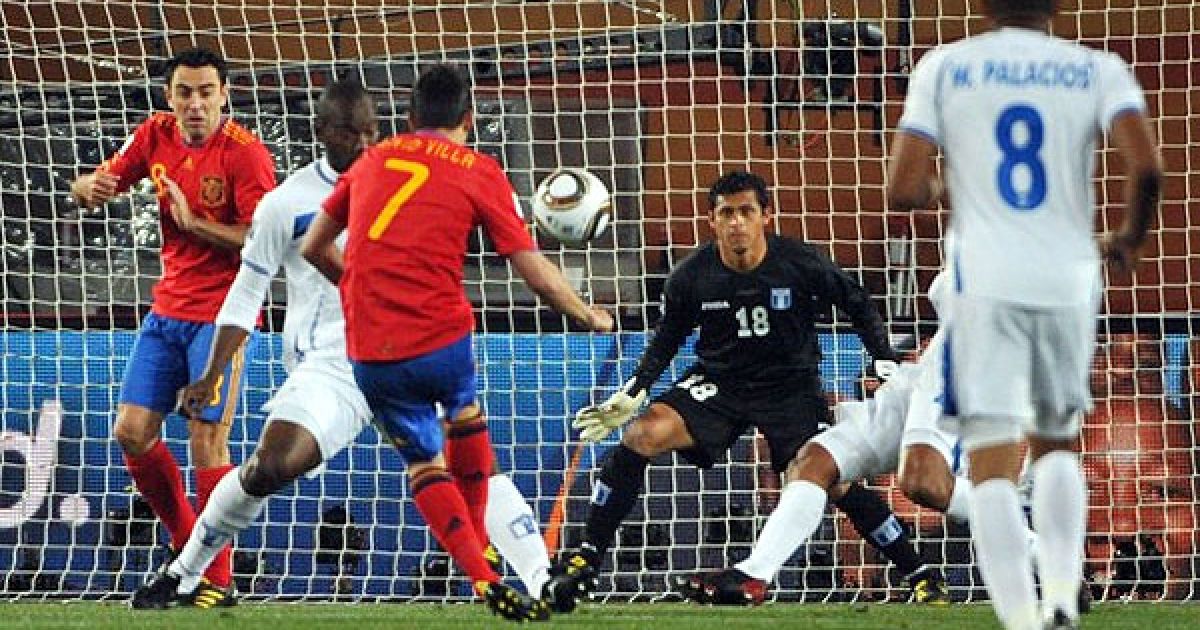 Дубль Давіда Вільї приніс збірній Іспанії перемогу над Гондурасом. / © AFP