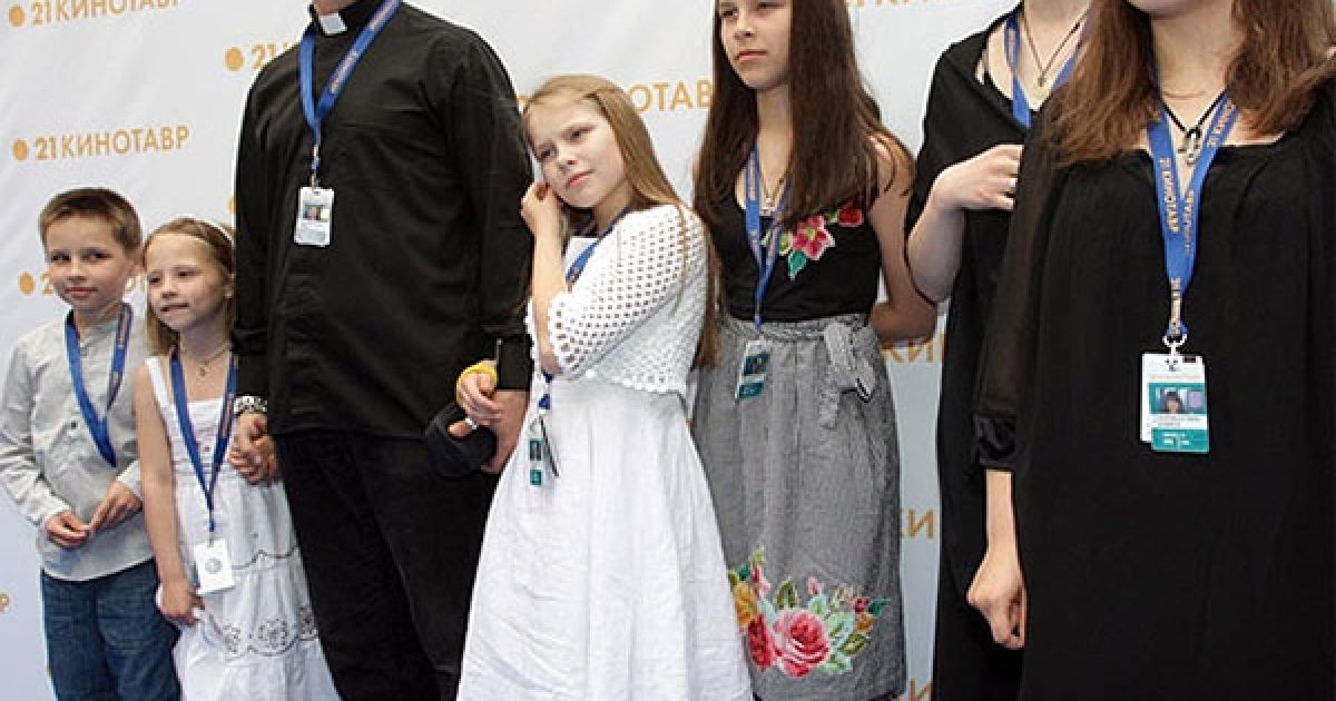 Іван Охлобистін привіз на кінофестиваль всю родину / © LifeShowbiz