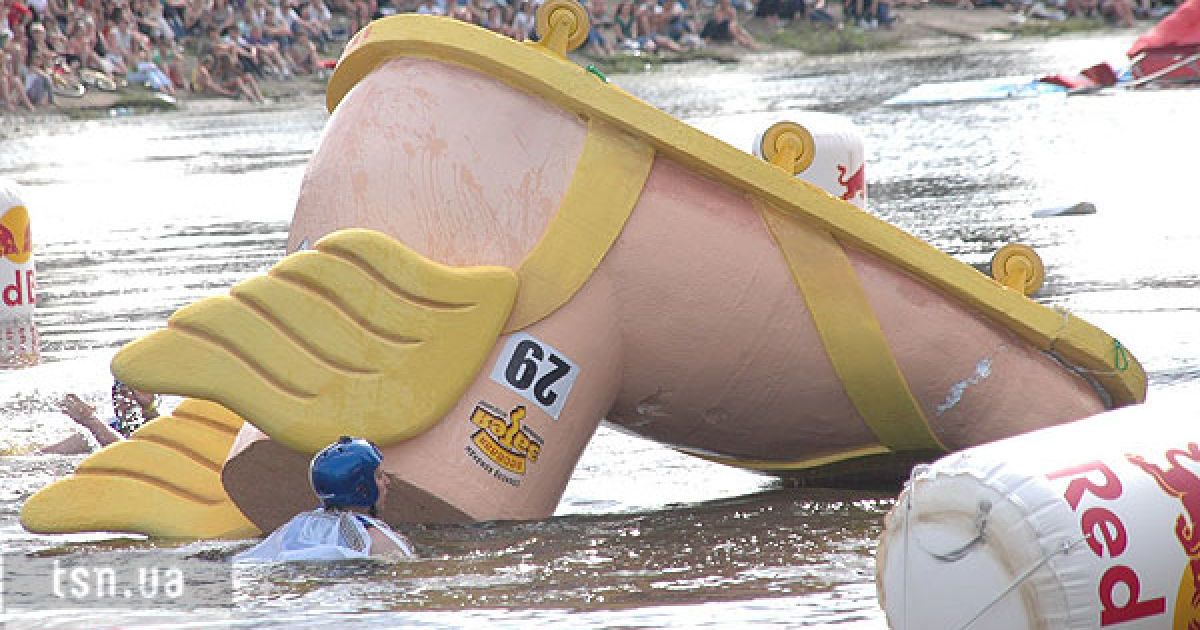 "Літаючі сундалі".