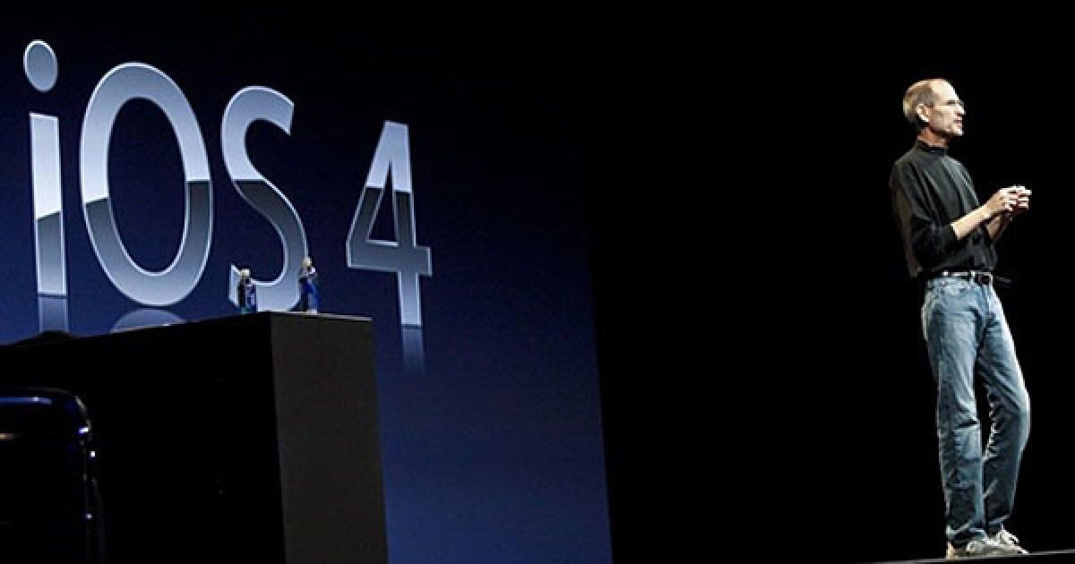 На iPhone 4 встановлено нову операційну систему - iPhone OS4, яка отримала більше 100 поліпшень порівняно з попередньою версією, включаючи обмежену багатозадачність, а також рекламну платформу iAd. / © AFP
