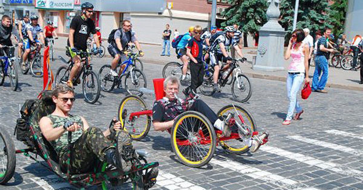 У всеукраїнській акції "Велодень-2010" взяли участь тисячі велосипедистів по всій країні. / © УНІАН