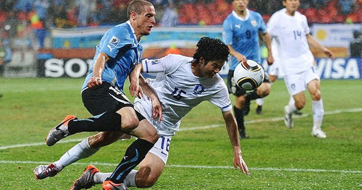 Збірна Уругваю з рахунком 2:1 перемогла Південну Корею у 1/8 фіналу чемпіонату світу. / © AFP