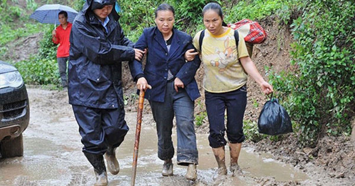 Повідомляється лише про те, що близько 150 людей перебувають під завалами. / © AFP