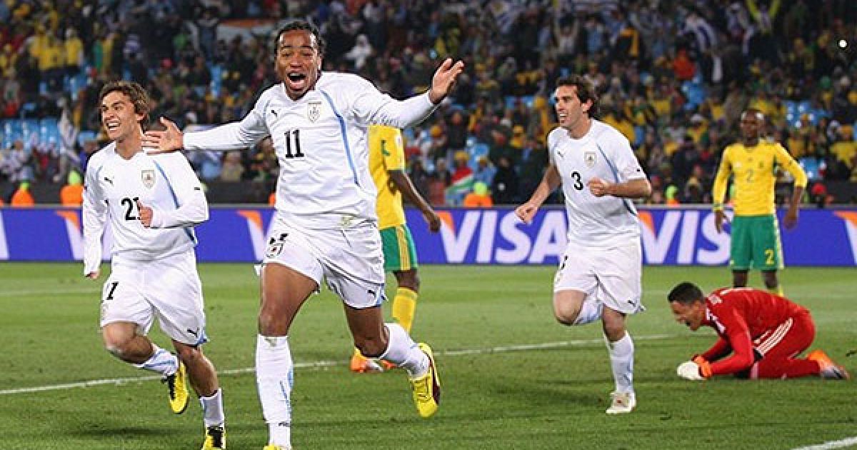 Уругвай здобув переконливу перемогу над збірною ПАР у першому матчі другого туру чемпіонату світу з футболу. / © Getty Images/Fotobank