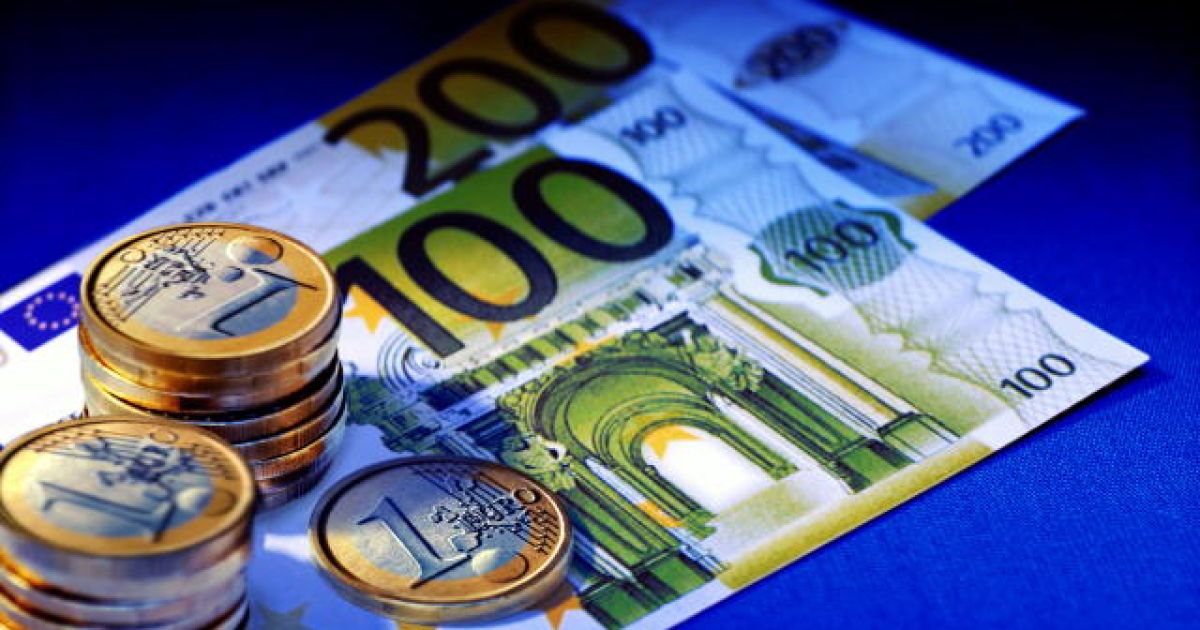 Євро може втратити статус єдиної валюти єврозони