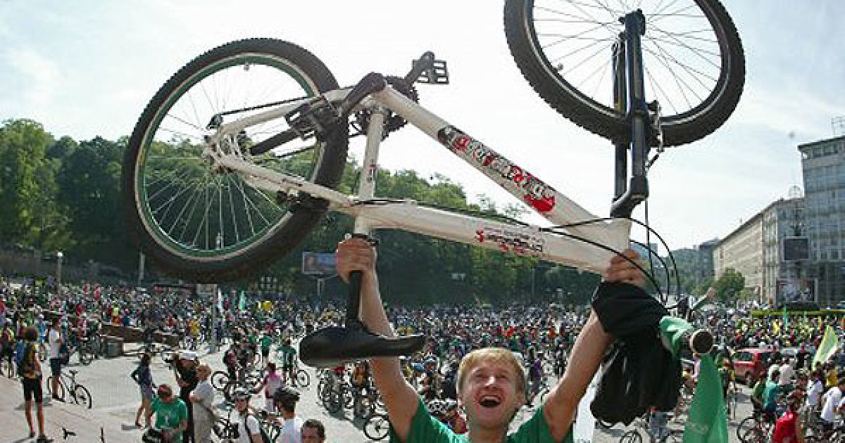 Акція "Велодень-2010" спрямована на пропаганду здорового способу життя, активного відпочинку, залучення молоді до занять велоспортом. / © УНІАН