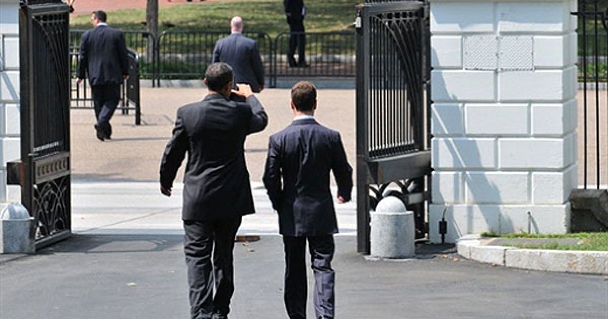 Після офіційної зустрічі президентів у Білому домі, Обама та Мєдвєдєв "утікли" до закусочної Ray's Hell Burger ("Пекельні бургери Рея") на сніданок. / © AFP