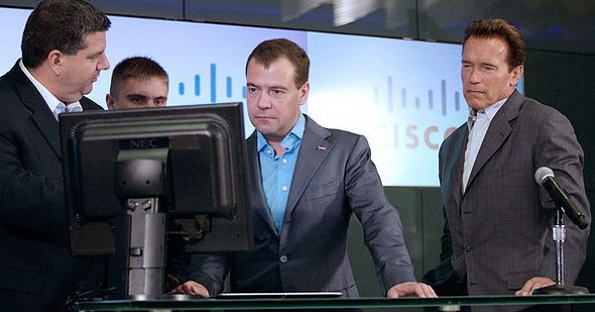 Президент Росії Дмитро Мєдвєдєв також відвідав низку всесвітньо відомих компаній, офіси яких розташовані в Силіконовій долині: Twitter, Google, Cisco, Apple, Yandex Labs. / © AFP