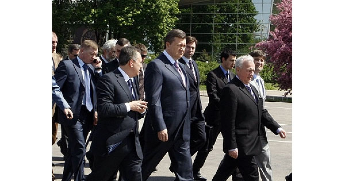 У Єнакієвому Януковича зустрічали оплесками. / © President.gov.ua