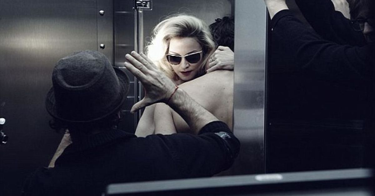 Мадонну застукали з молодим коханцем / © Paparazzi