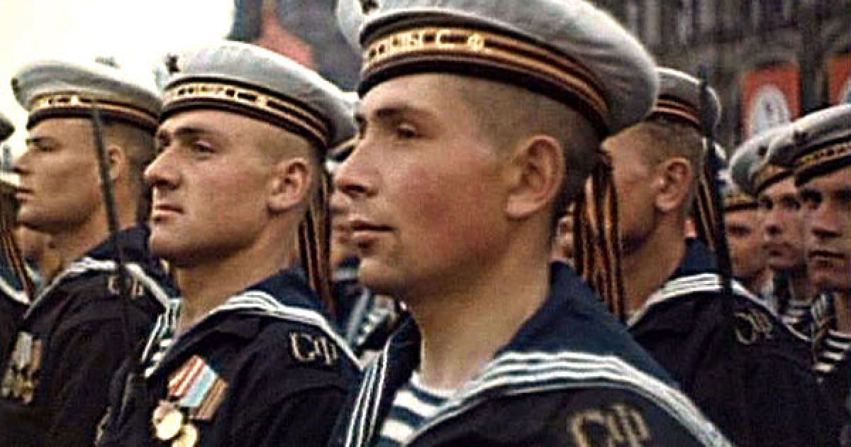 У 1945 році, 24 червня, на Красній площі у Москві пройшов перший парад, присячений перемозі у Великій Вітчизняній війні.