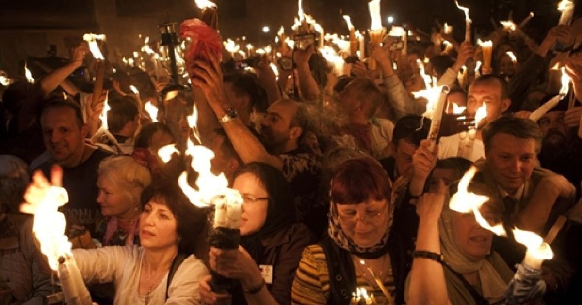 Благодатний вогонь привезуть спецрейсом