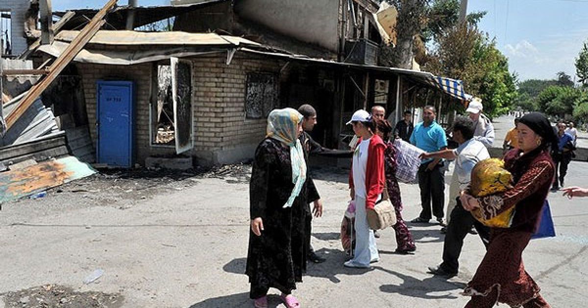 Ввечері в неділю неформальні лідери киргизької і узбецької діаспор у місті Ош нарешті домовилися почати переговори про відновлення миру. / © Getty Images/Fotobank