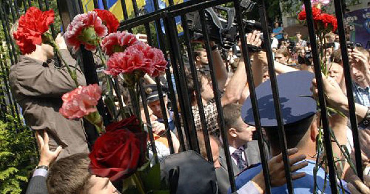 Учасники акції протесту запевнили, що у разі, якщо у двомісячний термін справа не буде розслідувана, то вони вимагатимуть відставки генерального прокурора. / © УНІАН
