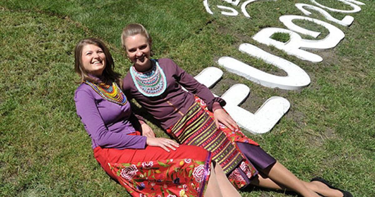 Крім того, біля пам&rsquo;ятника "Золоті ворота" у Києві розбили квітковий логотип Євро-2012. / © AFP