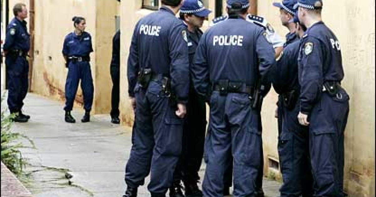 Австралійський суд дозволив брутально лаятись на поліцейських