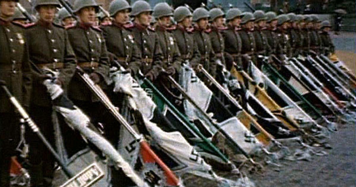 У 1945 році, 24 червня, на Красній площі у Москві пройшов перший парад, присячений перемозі у Великій Вітчизняній війні.