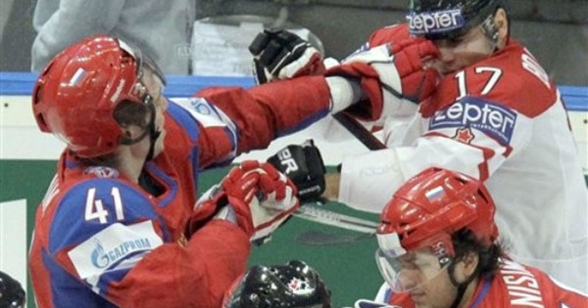 Росія розгромила Канаду на чемпіонаті світу з хокею з рахунком 5:2 і вийшла у півфінал. / © daylife.com