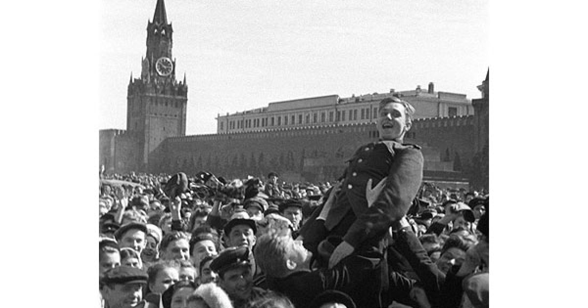 Святкування Перемоги на Красній площі у Москві.
