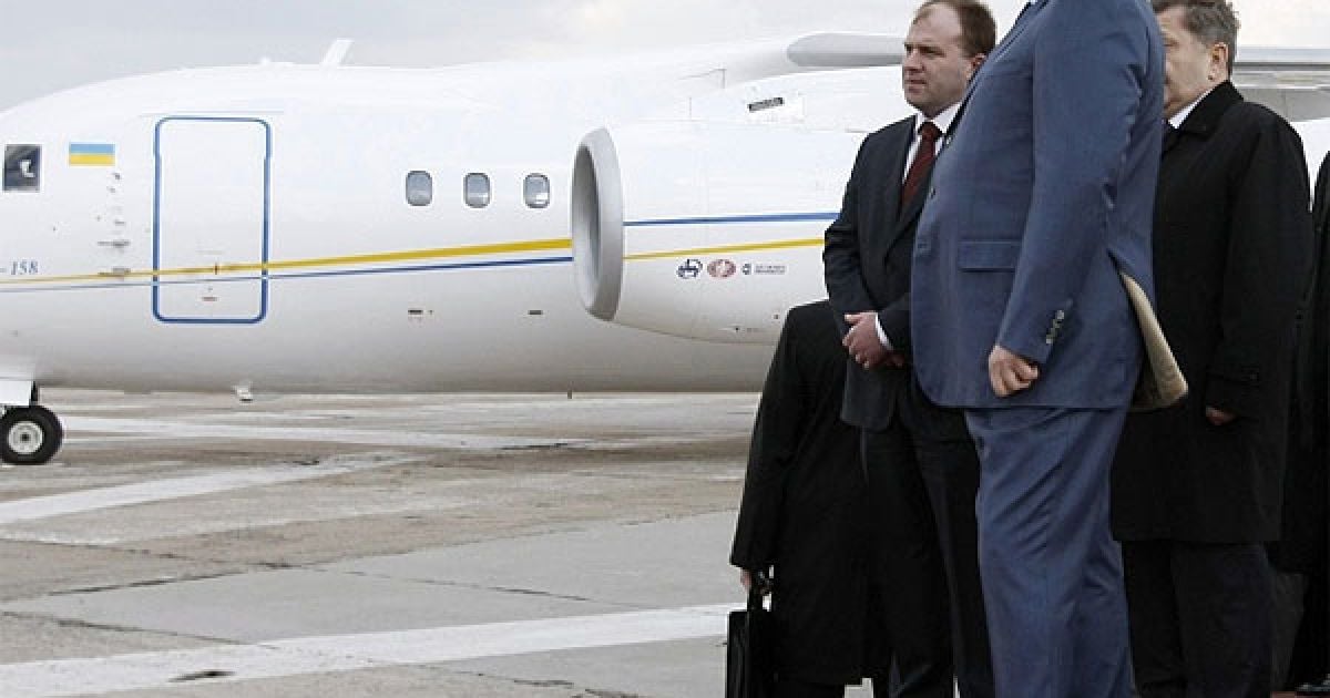 Віктор Янукович був присутній на першому польоті нового літака АН-158. / © President.gov.ua