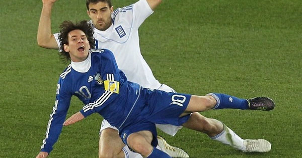 Папастатопулос переслідує Лео Мессі / © AFP