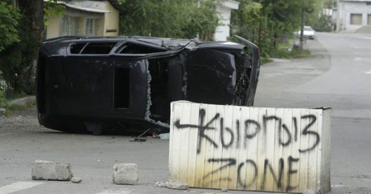 Наразі у місті Ош продовжують діяти кілька добре озброєних груп. / © Getty Images/Fotobank