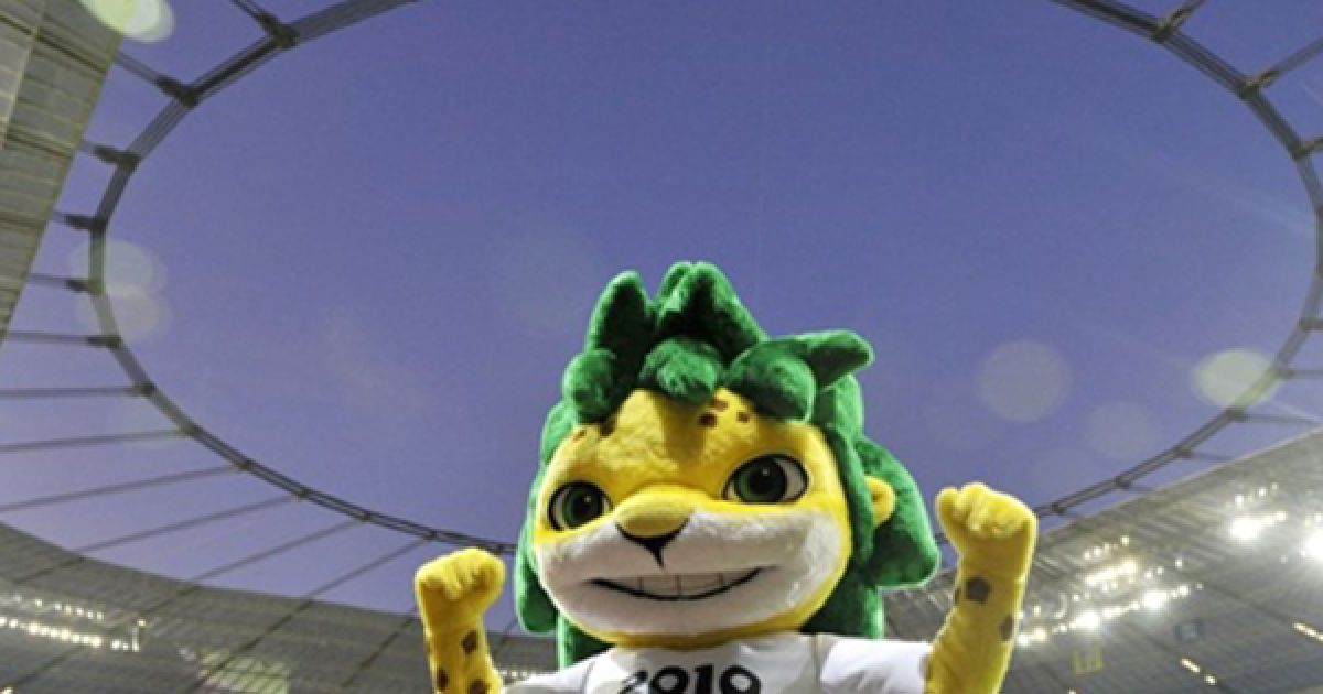 Презентація офіційного талісману ЧС-2010 у Леверкузені. Талісманом цьогорічного Чемпіонату світу став леопард Закумі, який фарбує своє волосся у зелений колір для того, щоб бути непомітним на футбольному полі. / © AFP