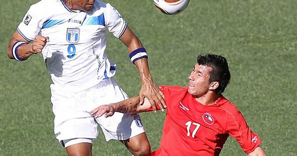 Боротьба у повітрі - Павон проти Меделя / © AFP