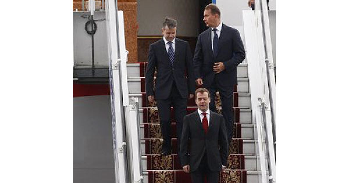 Основним офіційним пунктом візиту стане участь Мєдвєдєва у третьому засіданні Міждержавної комісії Росії і України, підсумком якої, як очікується, стане ухвалення цілого пакету документів. / © УНІАН