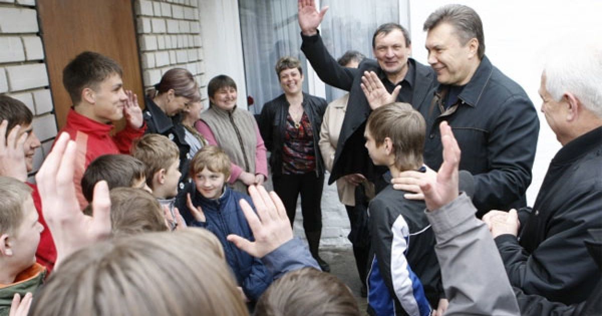 Глава держави познайомився з кожним із вихованців особисто. / © President.gov.ua