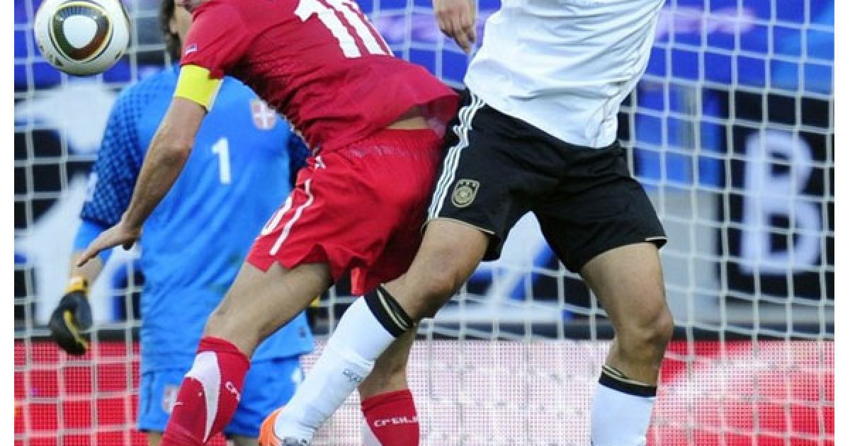 Хедіра і Станковіч "зависли" перед воротами Сербії / © Getty Images/Fotobank